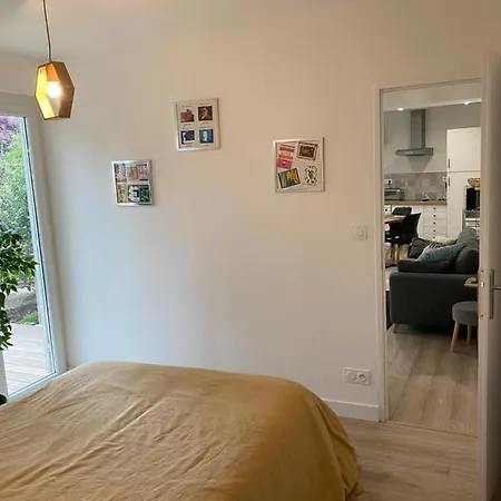 Location Maison T2 4pers Gare Sncf Ferry Boat Mont Faron Holiday home *