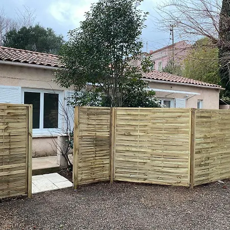 Location Maison T2 4pers Gare Sncf Ferry Boat Mont Faron Holiday home *